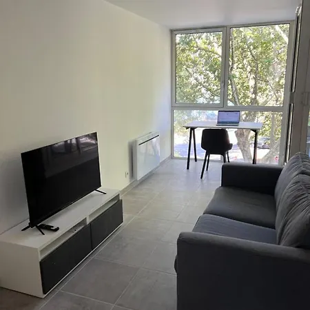 Le 44 - La Gare A Vos Pieds, Sejour D'affaires Ou Decouverte Urbaine Grenoble